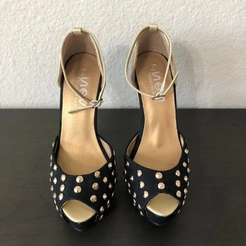 SOS High Heels Studded Black Gold Peep Toe Trendy